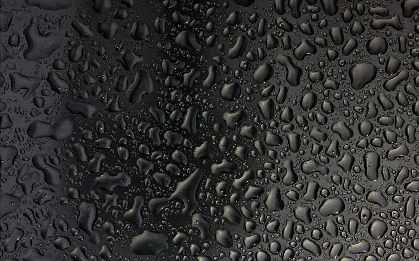 Капли конденсата, черный фон
