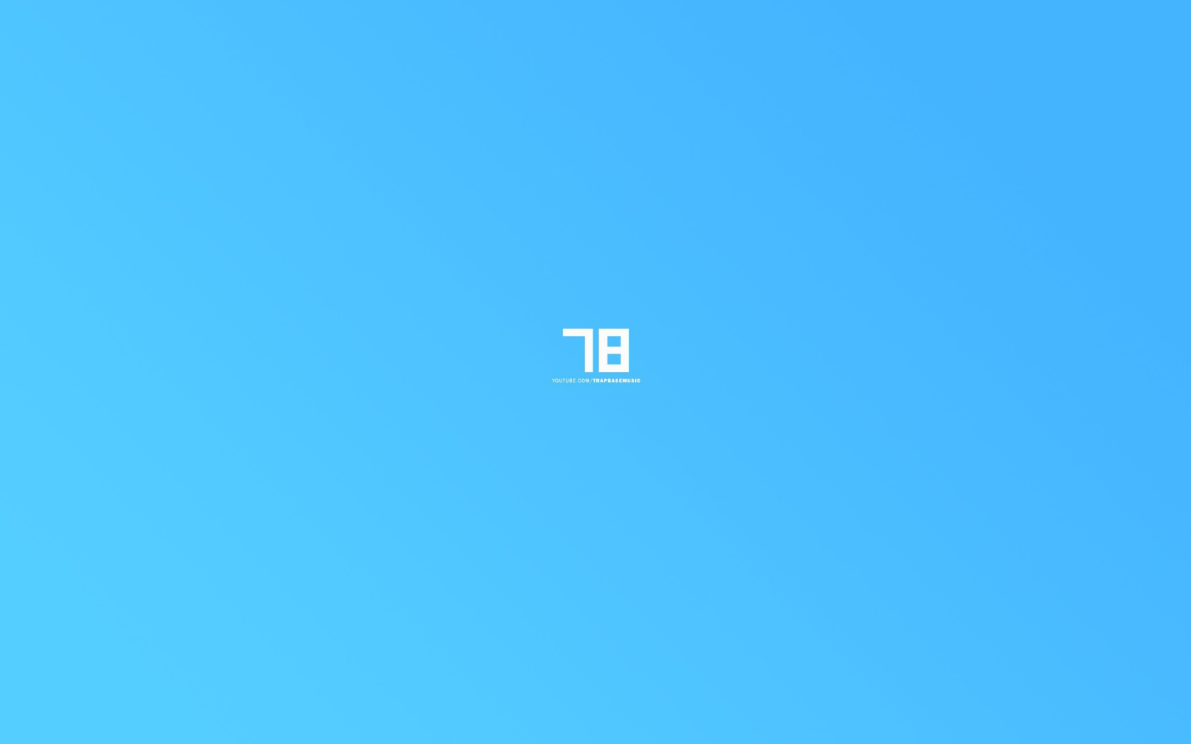 Семь и восемь на голубом фоне