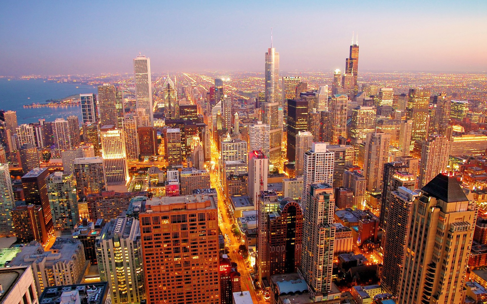 Вечерние огни города Чикаго