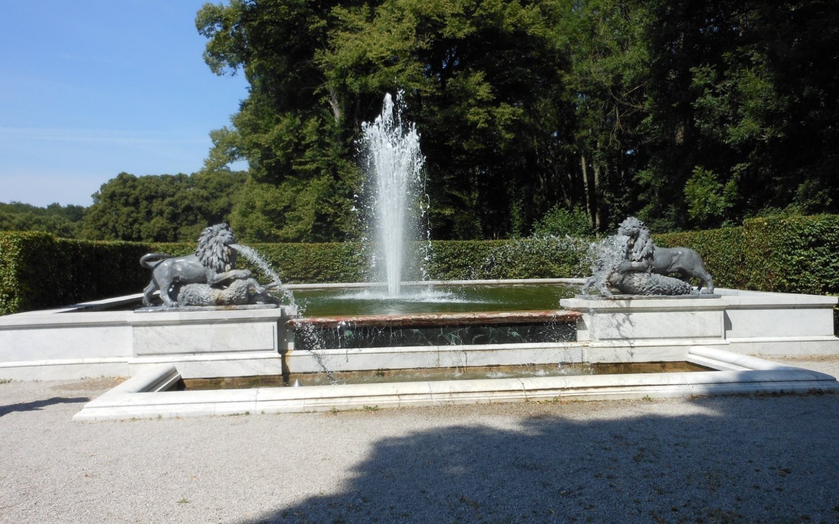 Фонтан в парке, Германия