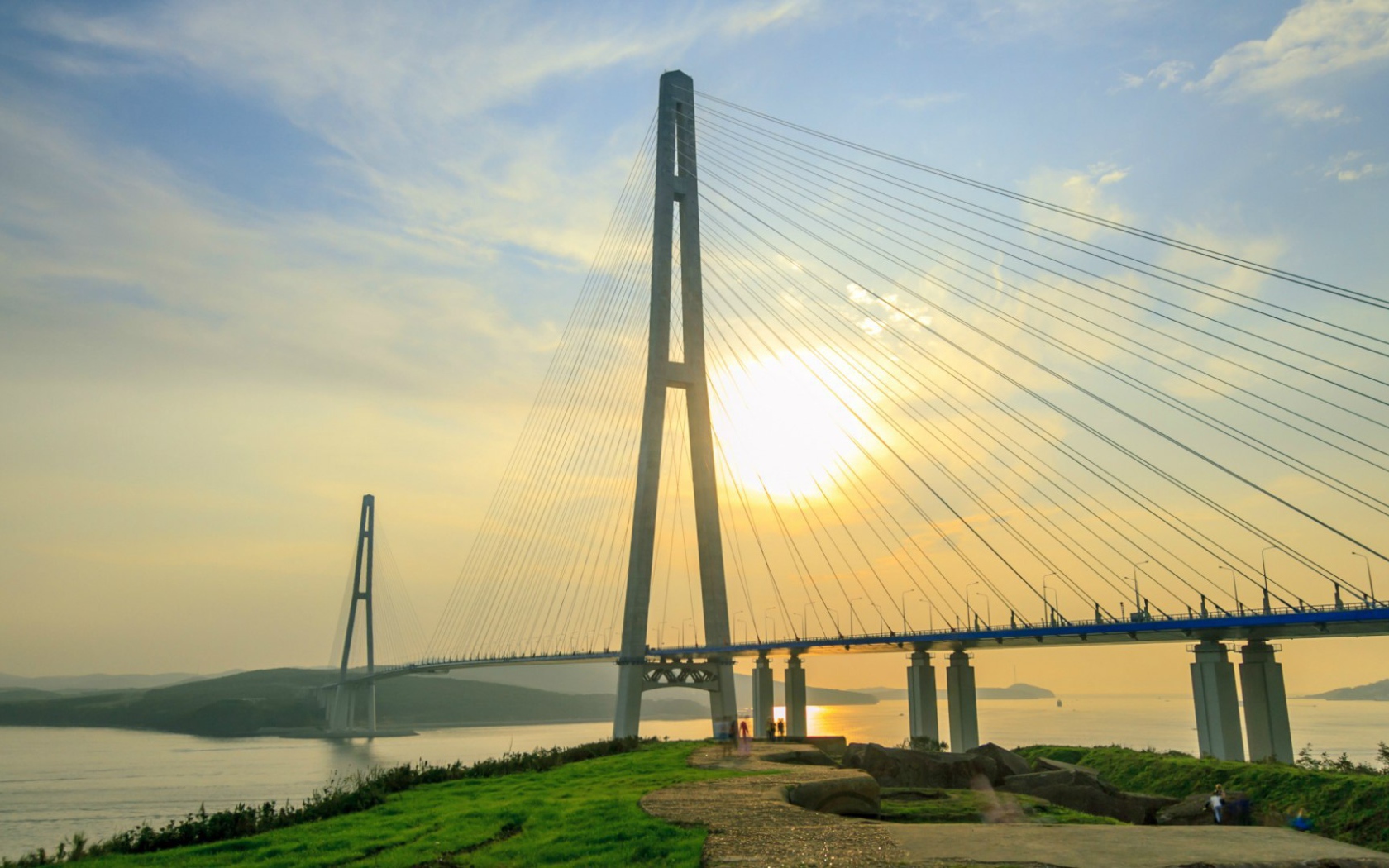 Мост через бухту Золотой Рог, Владивосток