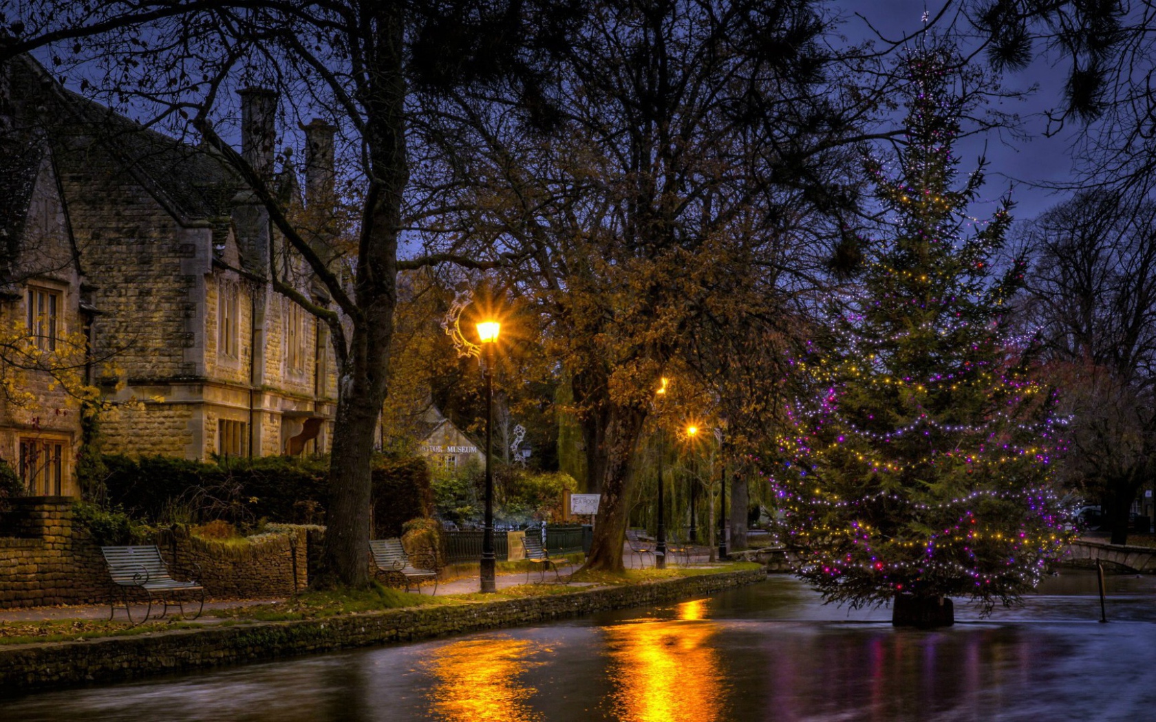 Городок Бертон, США