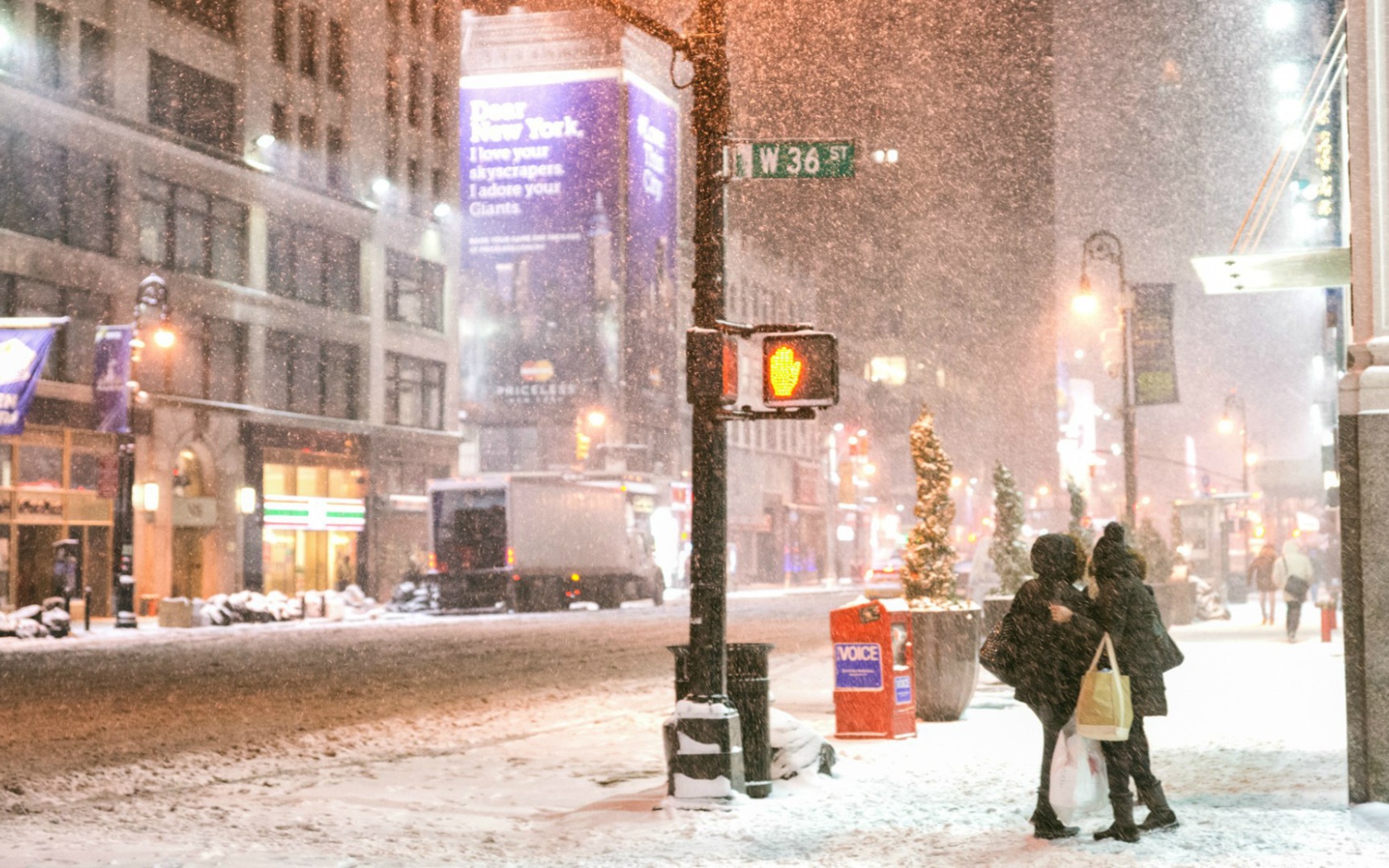 Зимний снегопад в Нью-Йорке