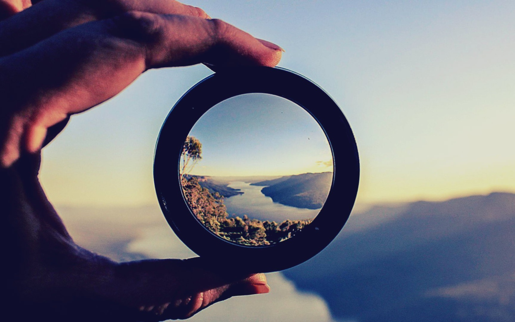 Фьорд в линзе фотоаппарата