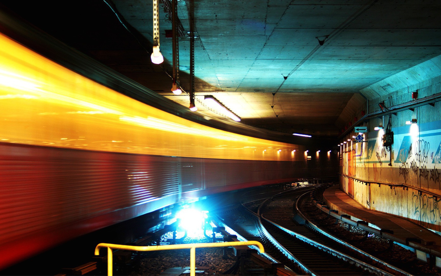 Развилка пути в тоннеле метро