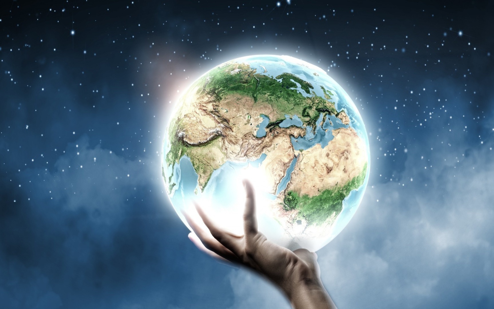 Сияющая земля в руке