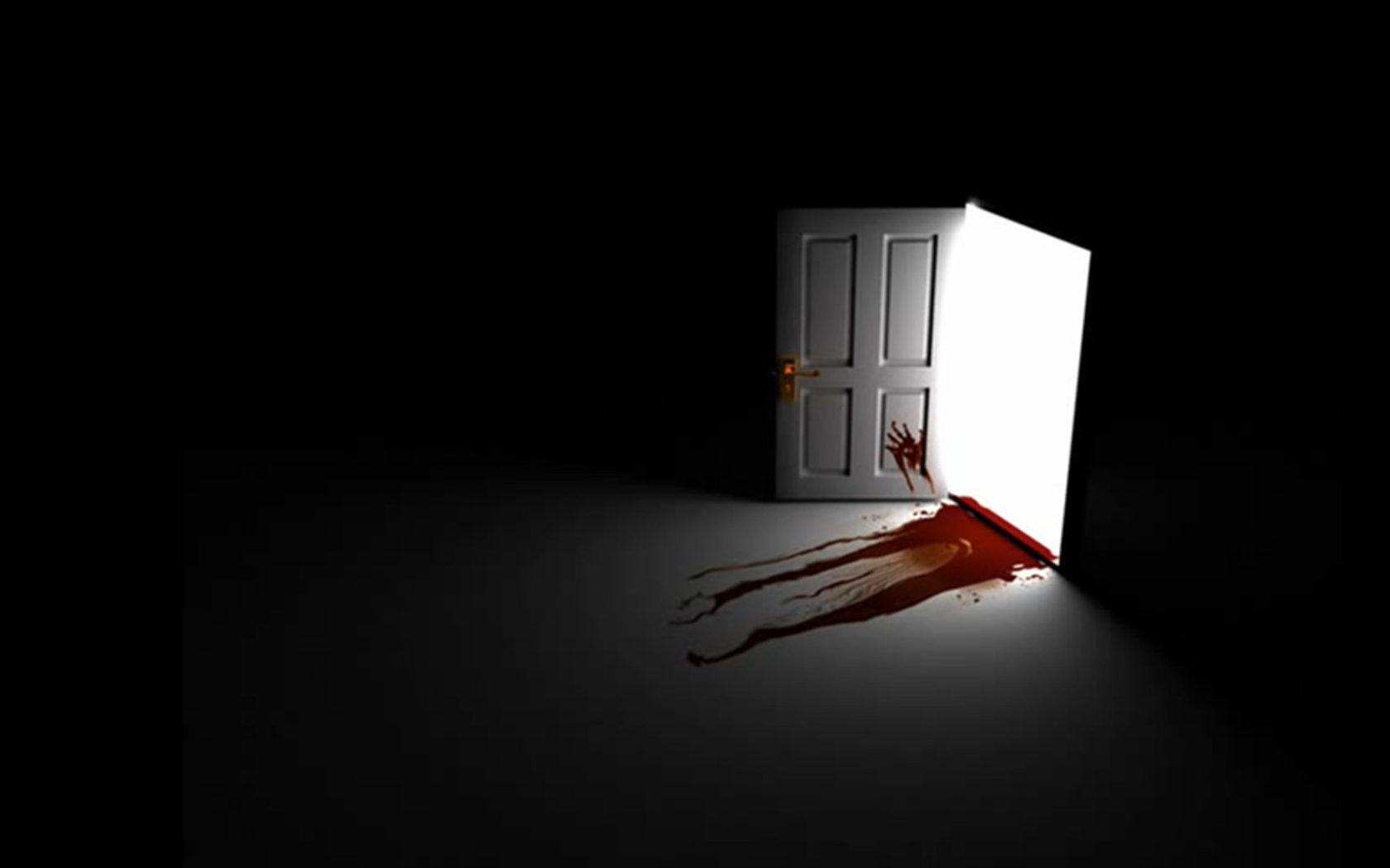 Кровавый след у двери