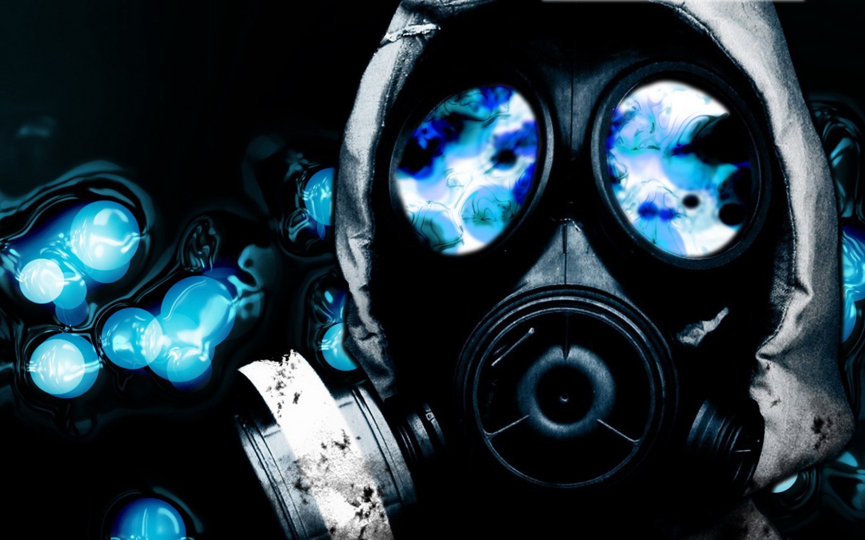 Сталкер в маске с голубыми стеклами