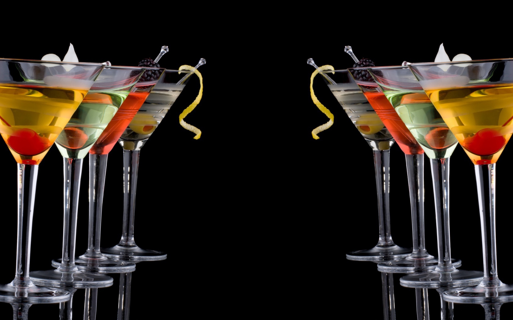 Слабоалкогольные коктейли, черный фон