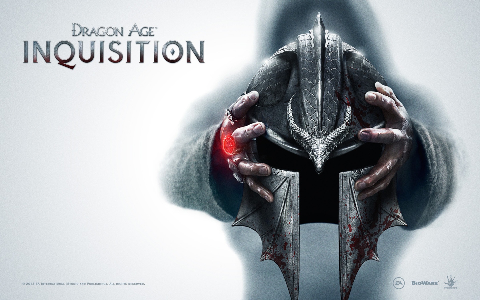 Шлем в руках в игре Dragon Age Inquisition
