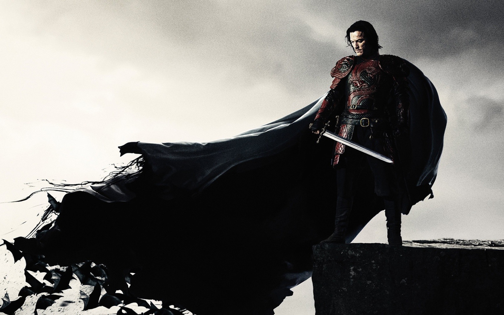 Персонаж фильма Дракула в черной накидке