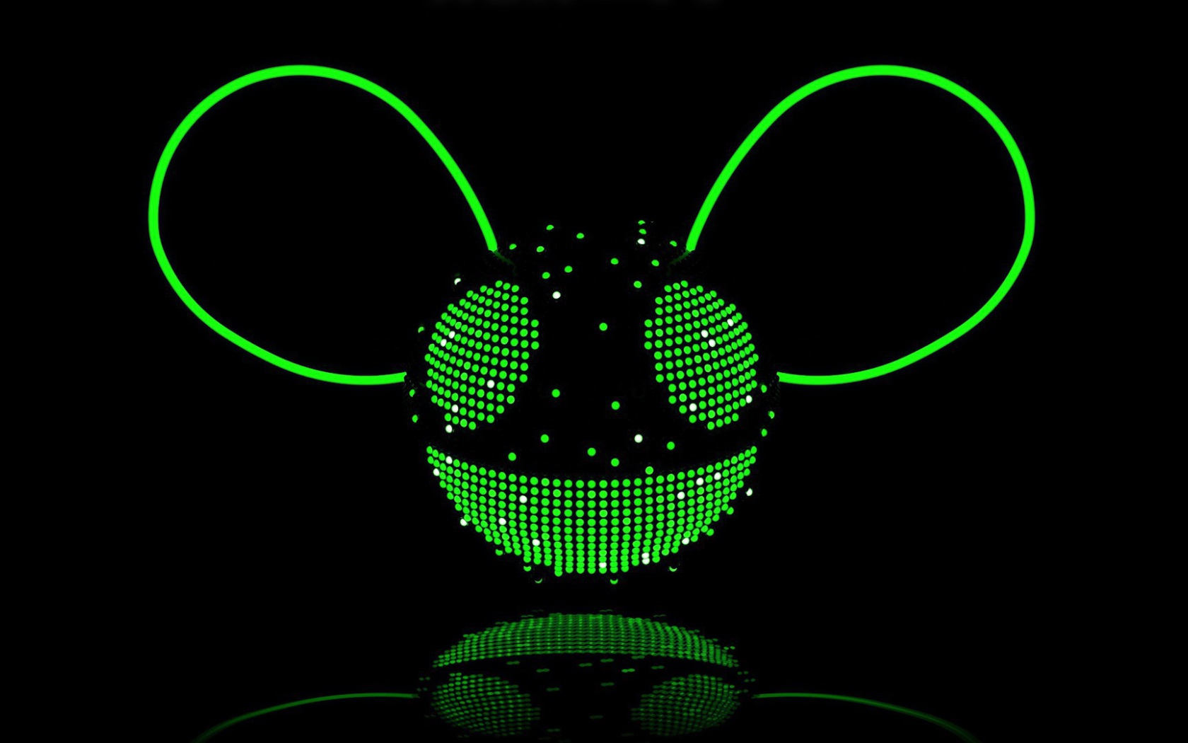 Зеленый диджей deadmau5
