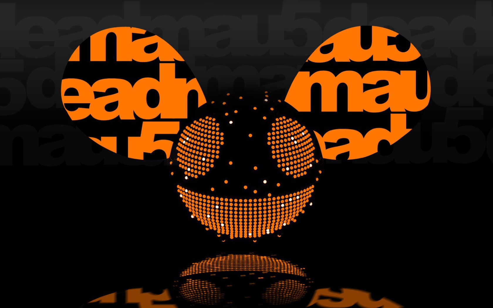 Оранжевый диджей deadmau5