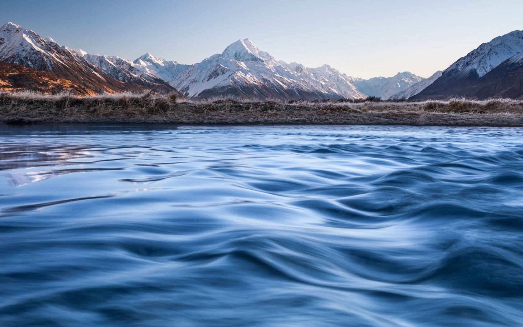 Волны горного озера