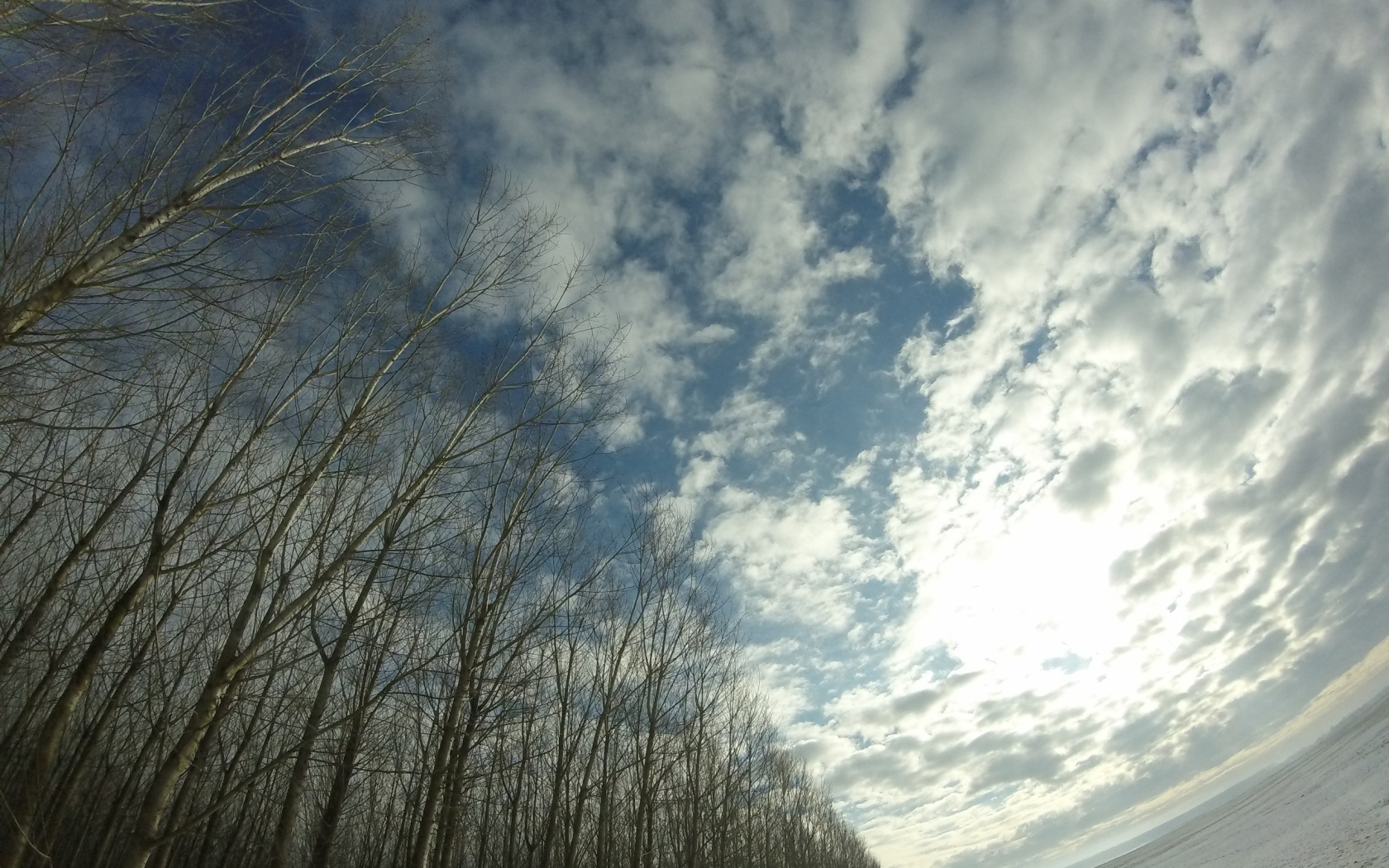 Облака в весеннем небе