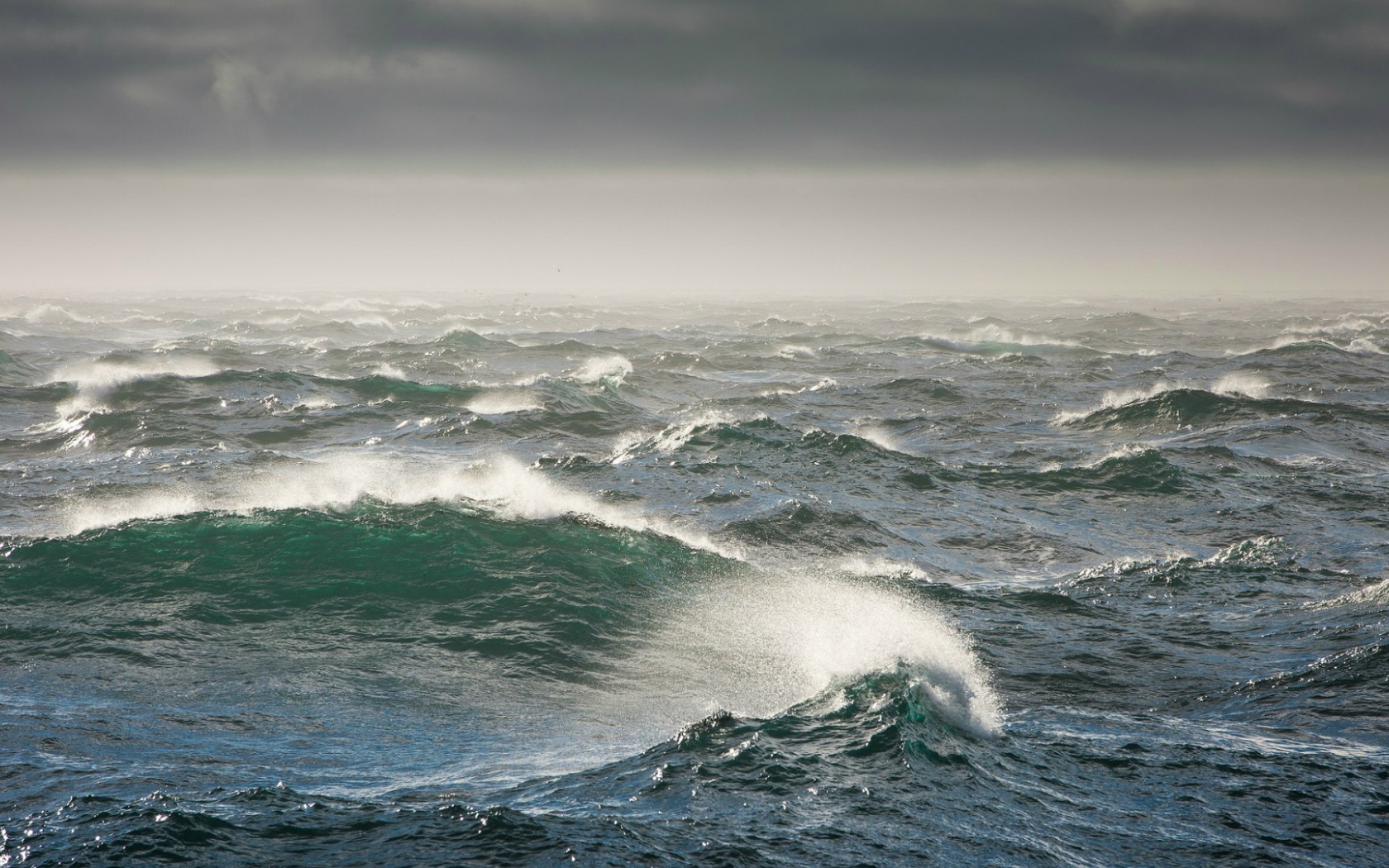 Бурное Берингово море