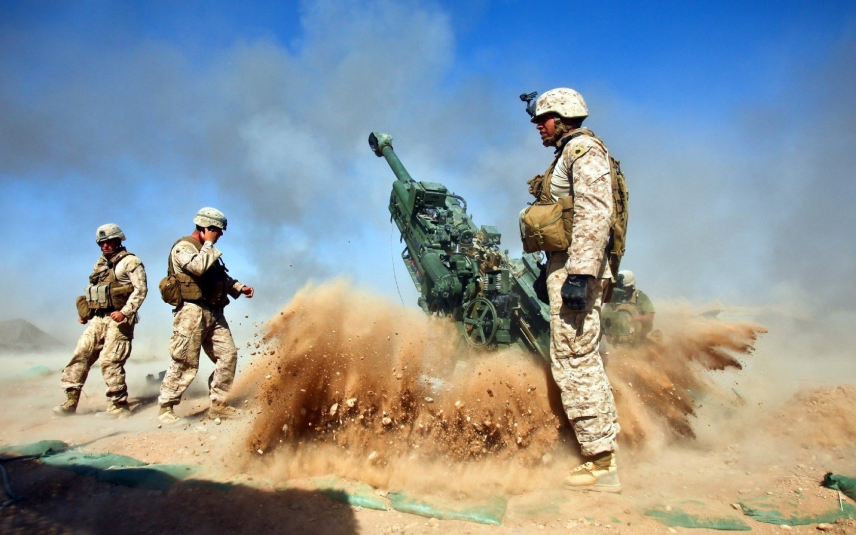 Работа артиллерии в пустыне