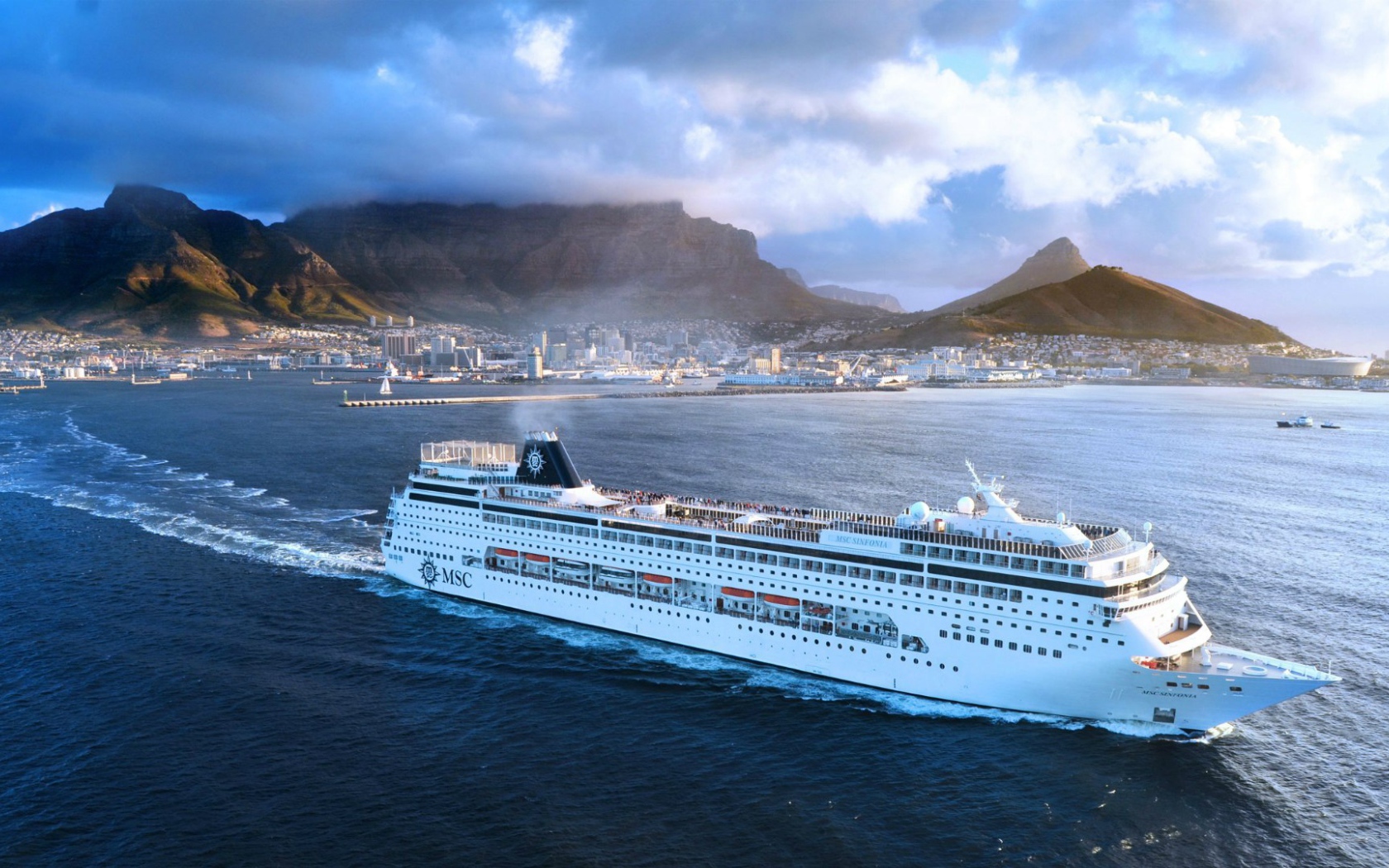 Круизный лайнер MSC Sinfonia