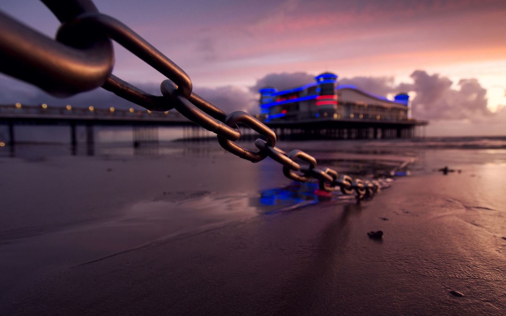 Цепь ограждения на пляже, Англия