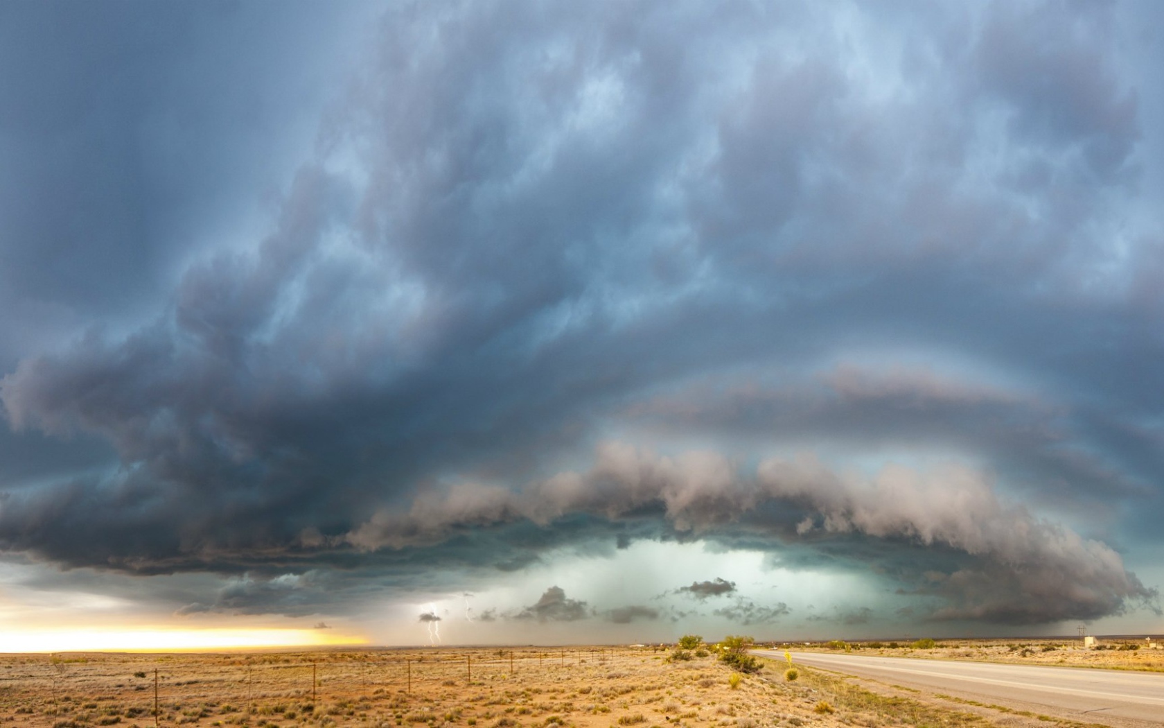 Буря в пустыне. Штат Нью-Мексико, США