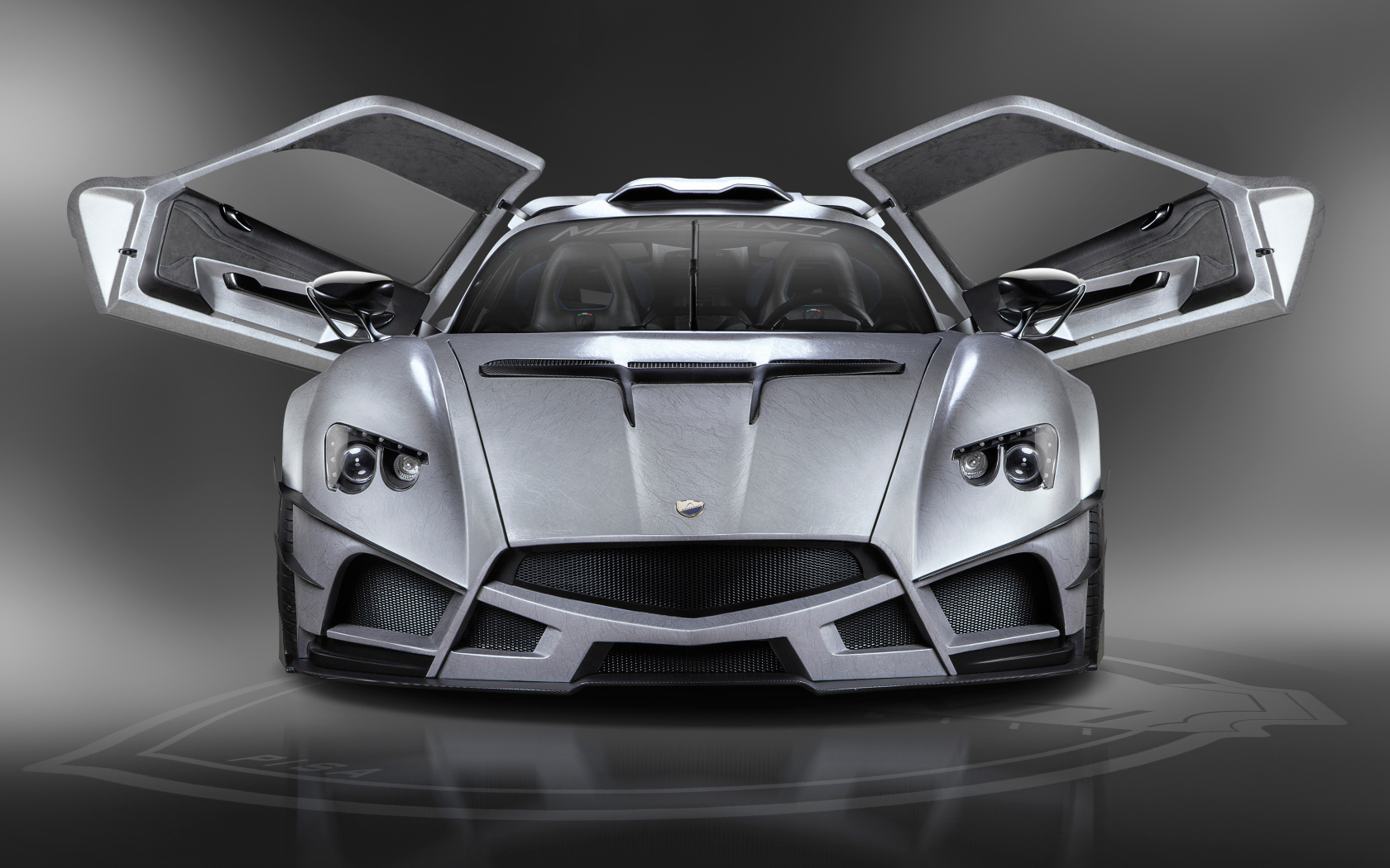 Суперкар Mazzanti Evantra Millecavalli 2017, серебристого цвета 