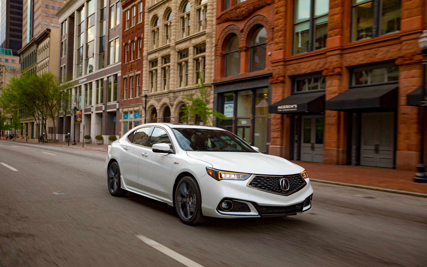 Белый автомобиль Acura TLX A-Spec 1, 2018 в городе 