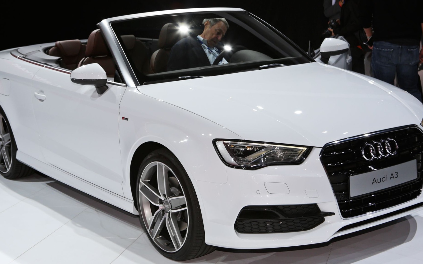 Белоснежный стильный Audi A3 2017 