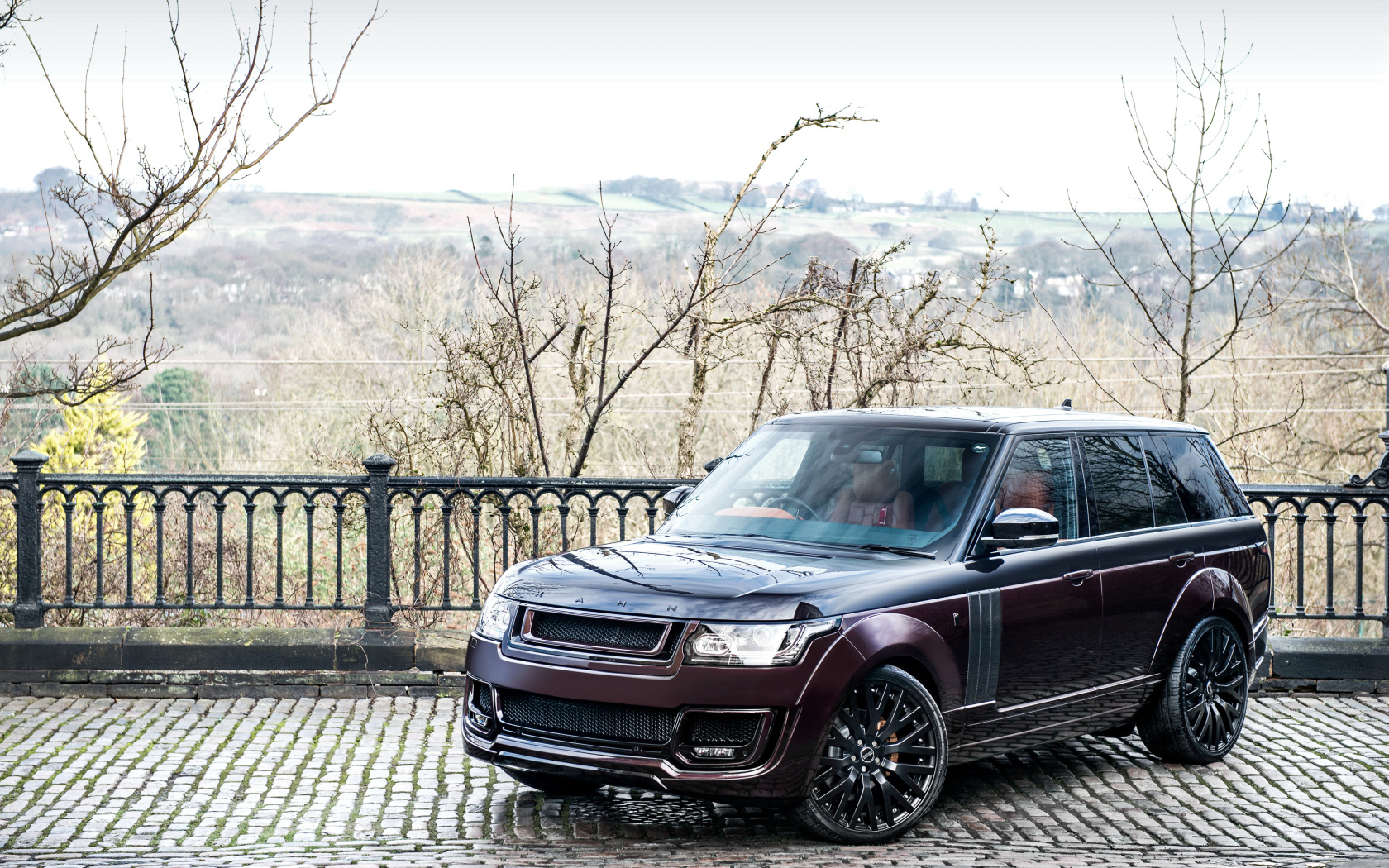 Внедорожник Range Rover цвет бордовый металлик