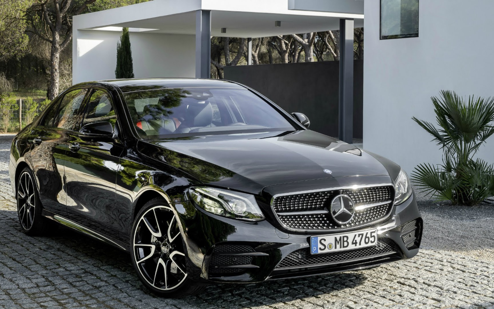 Черный Mercedes E43 AMG 4MATIC 2017 года 