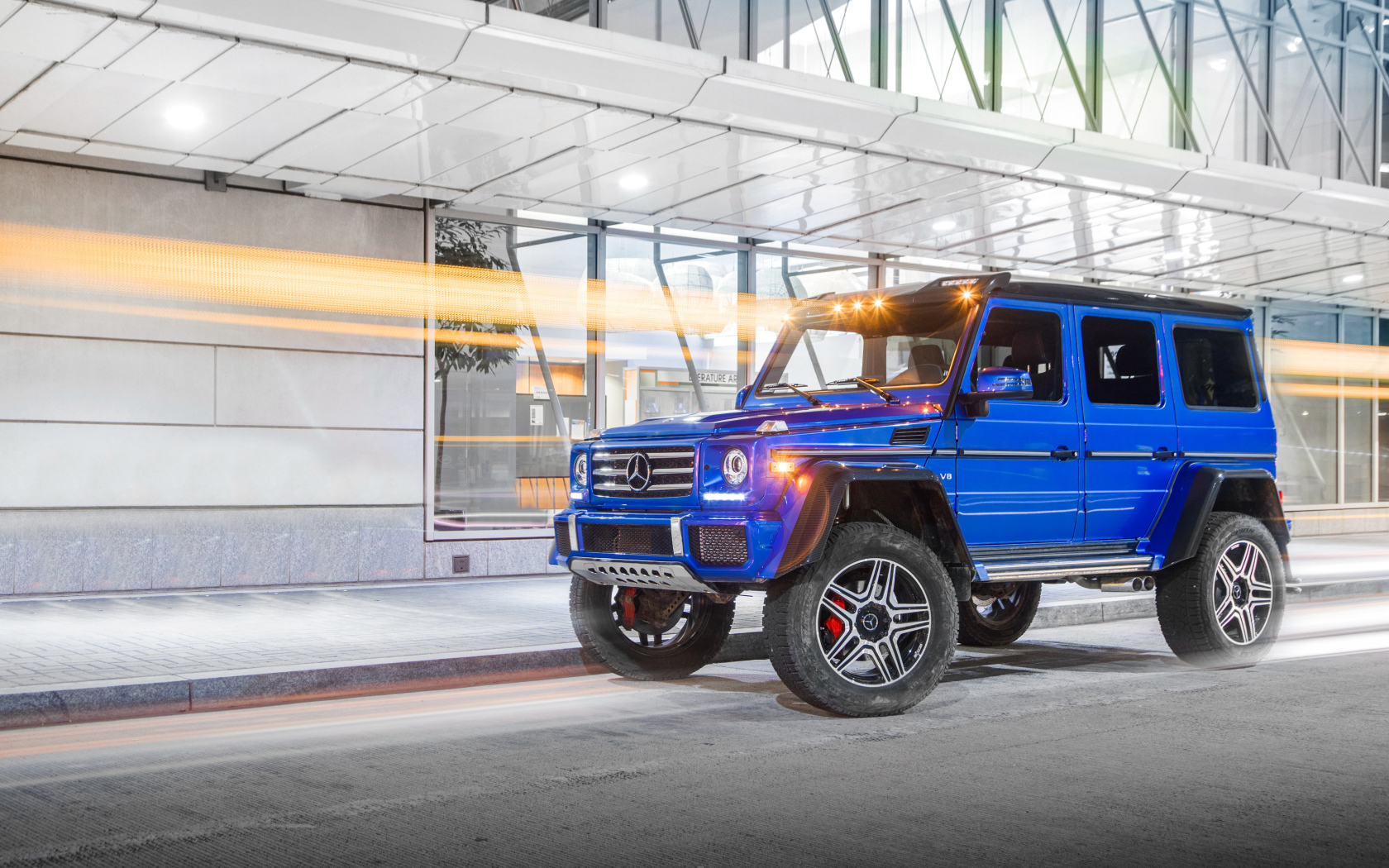 Синий внедорожник Mercedes Benz G Class G 500 4x4, 2017