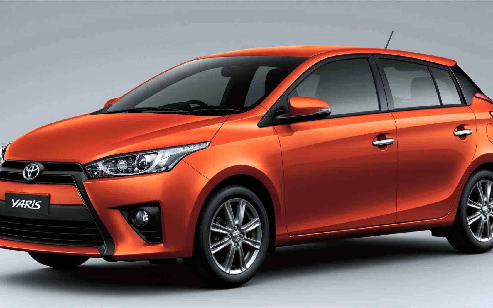 Toyota Yaris Hatchback модель 2017 года 