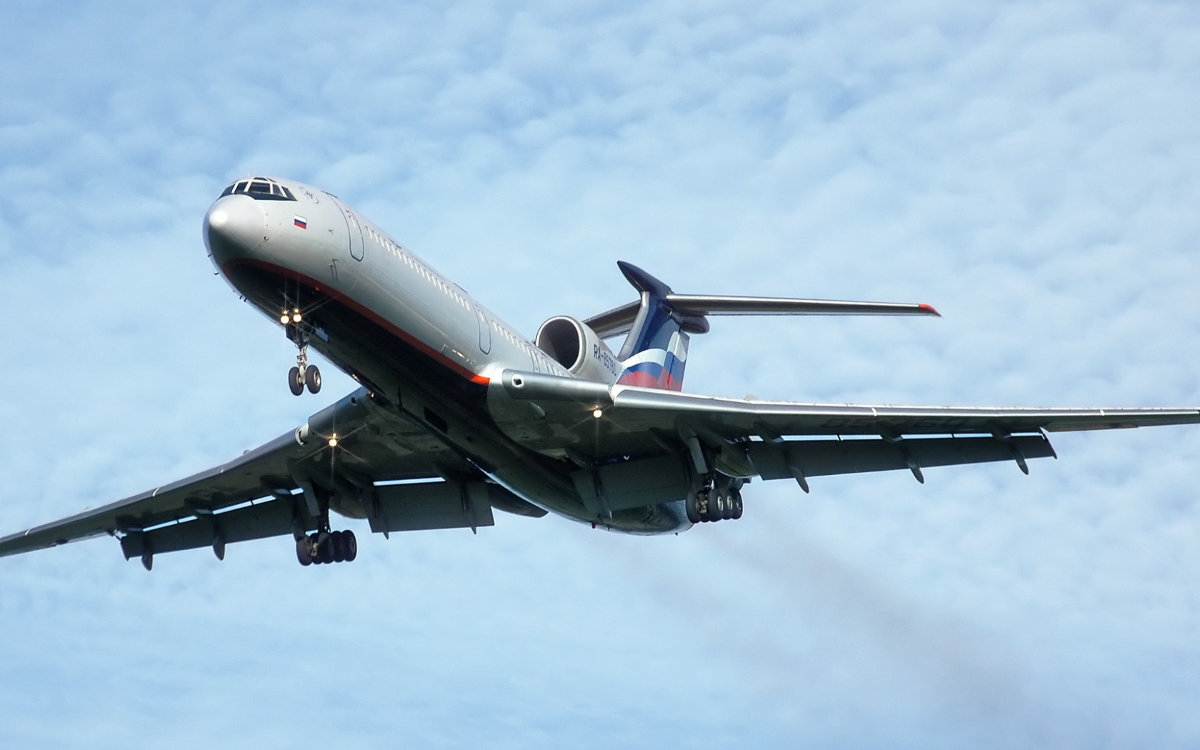 Самолет ТУ-154 российской авиакомпании Аэрофлот на взлете 