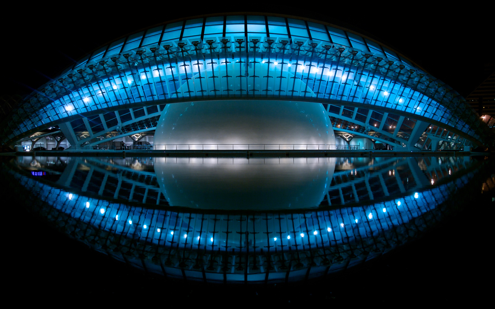 Необычный кинотеатр Hemisferic, Валенсия. Испания