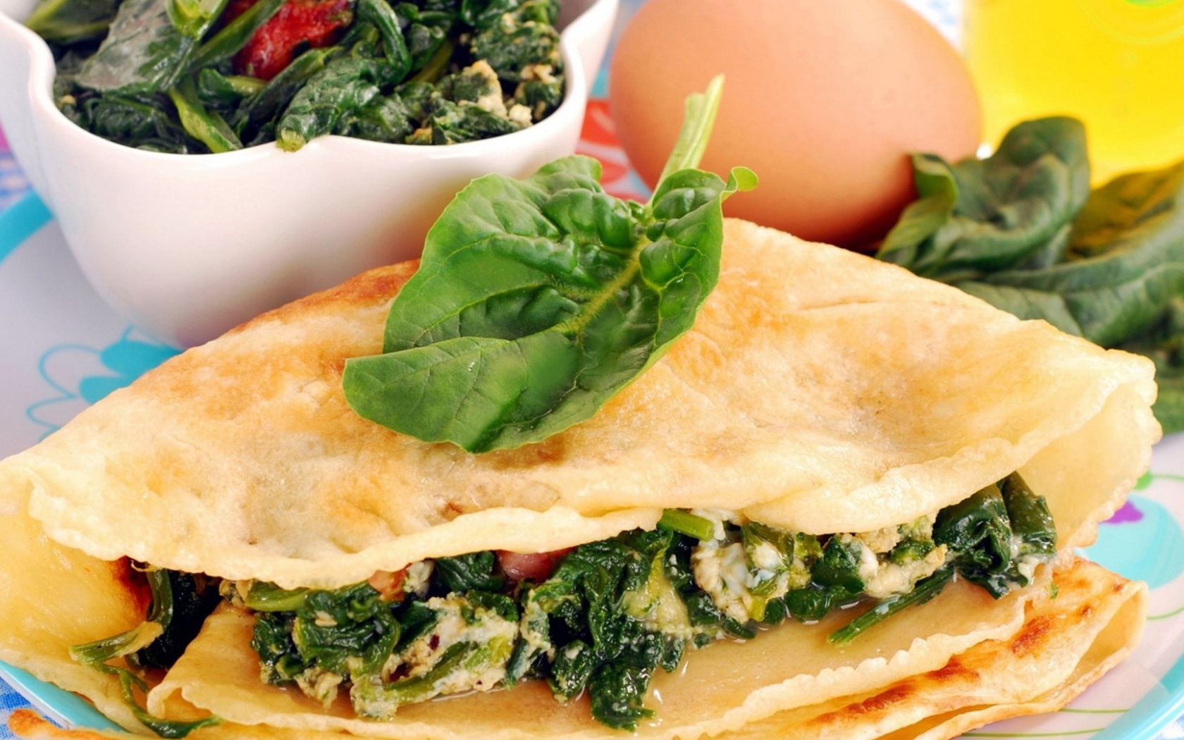 Аппетитные блинчики с зеленью на Масленицу 