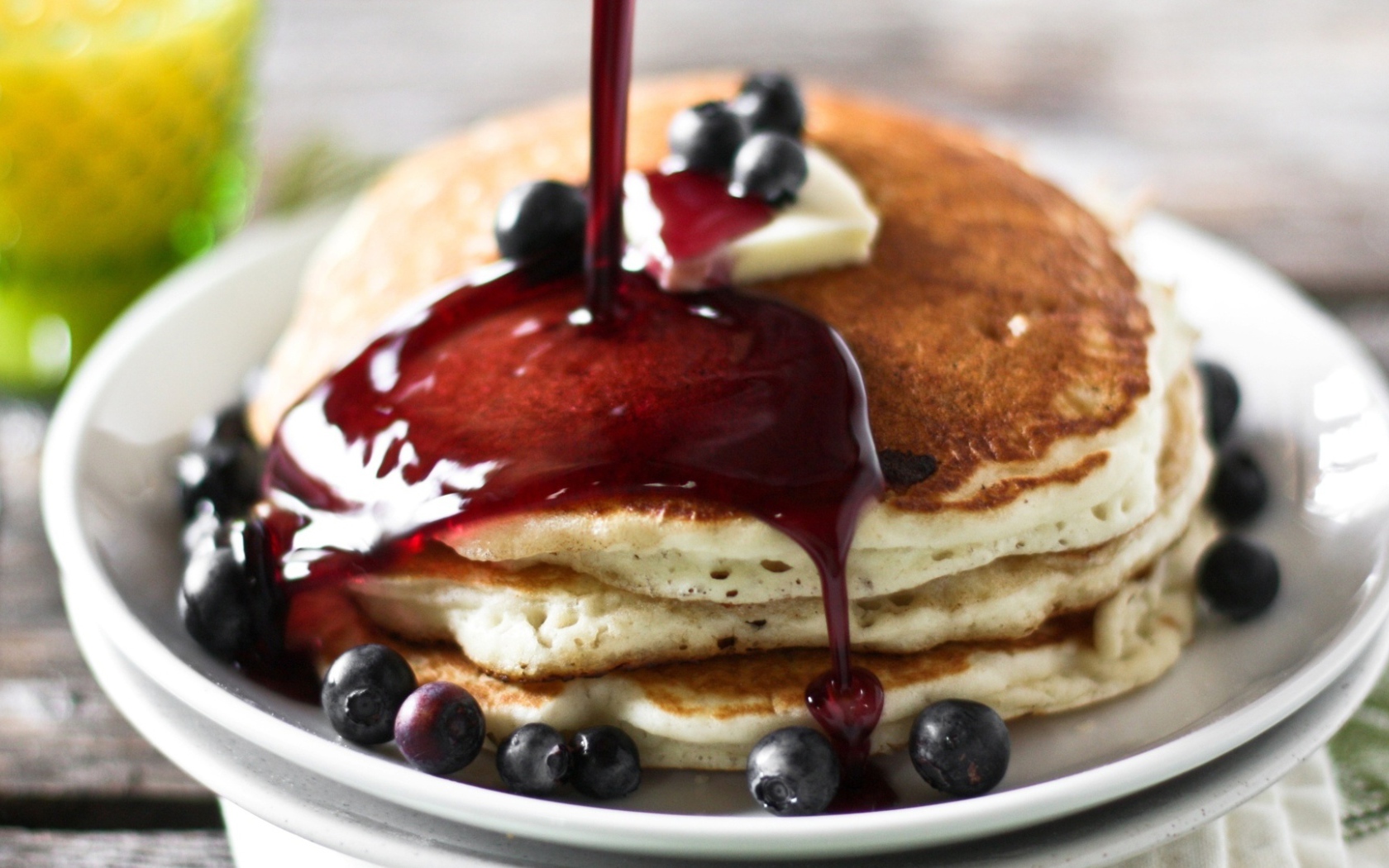 Блинчики с черничным джемом на Масленицу 