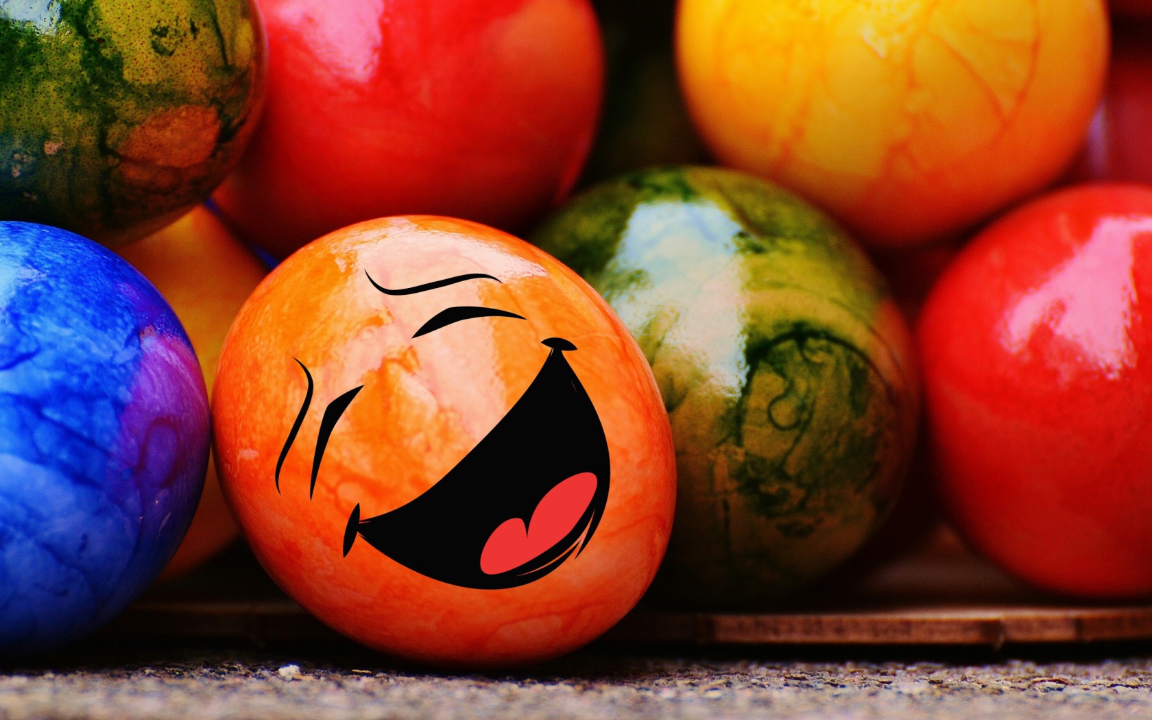 Пасхальное яйцо смайлик 