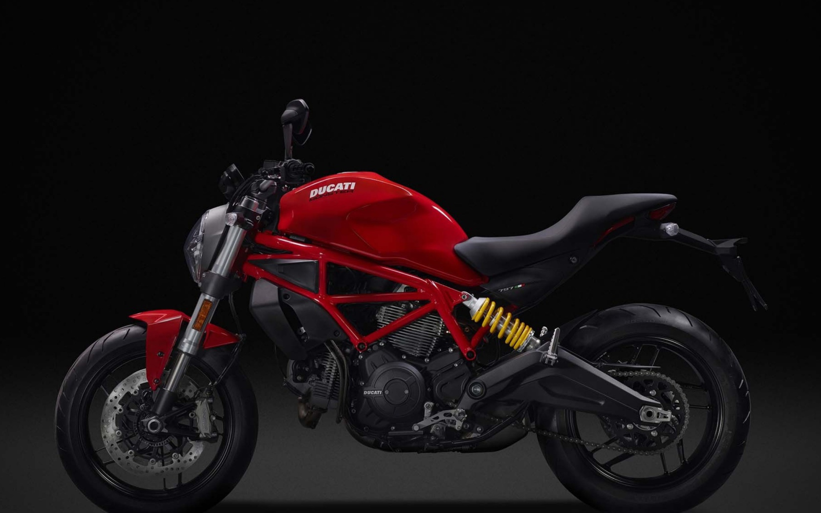 Мотоцикл Ducati Monster 797, вид сбоку
