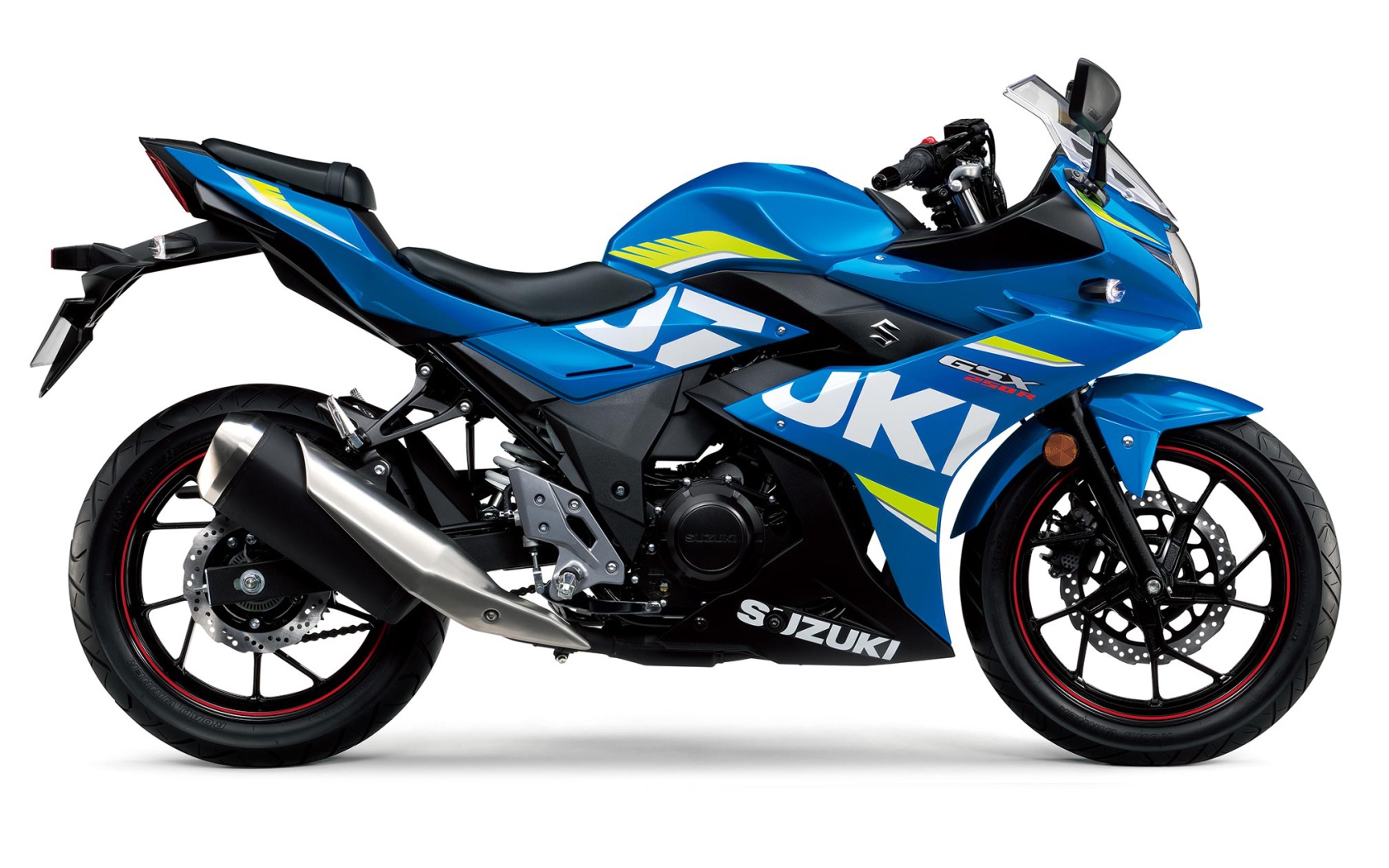 Синий мотоцикл Suzuki GSX250R на белом фоне 