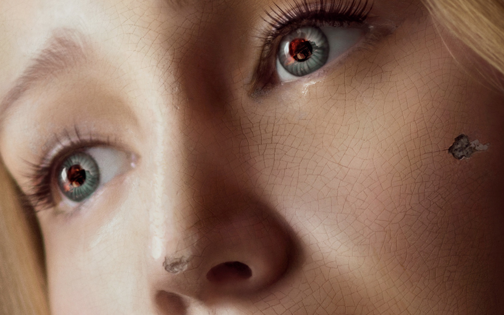 Актриса Дженнифер Лоуренс в фильме ужасов Мама, 2017