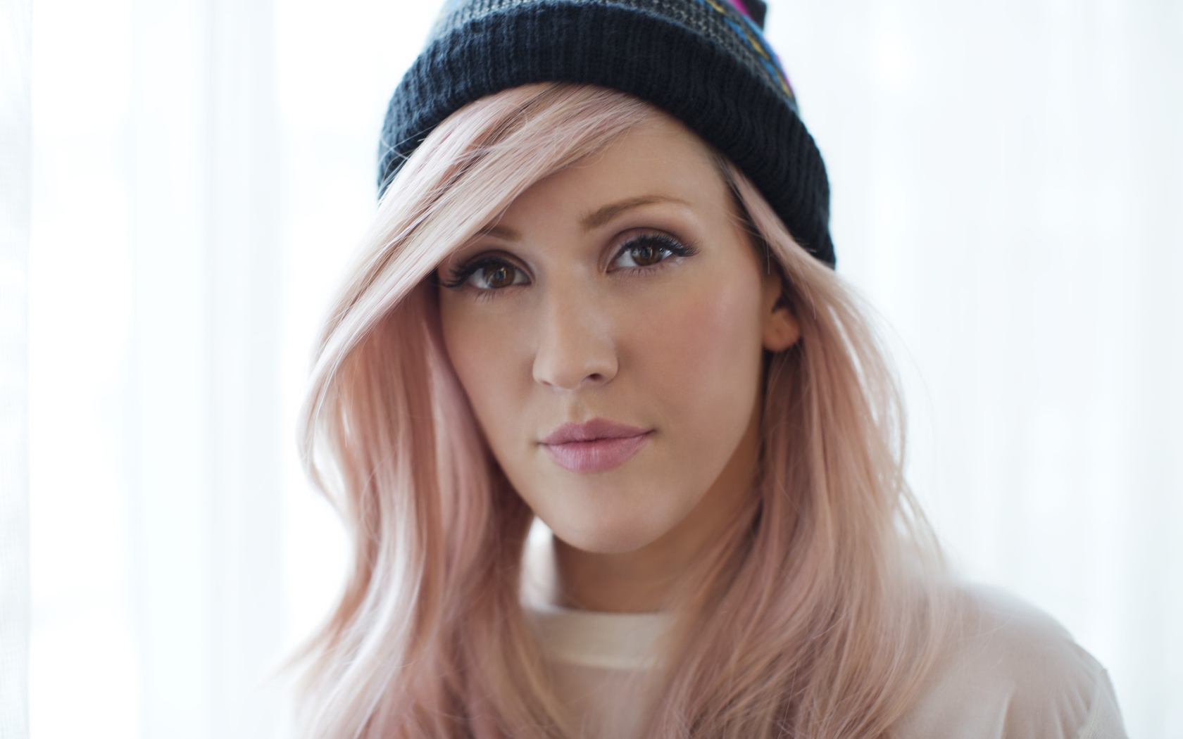 Популярная британская певица Элли Голдинг