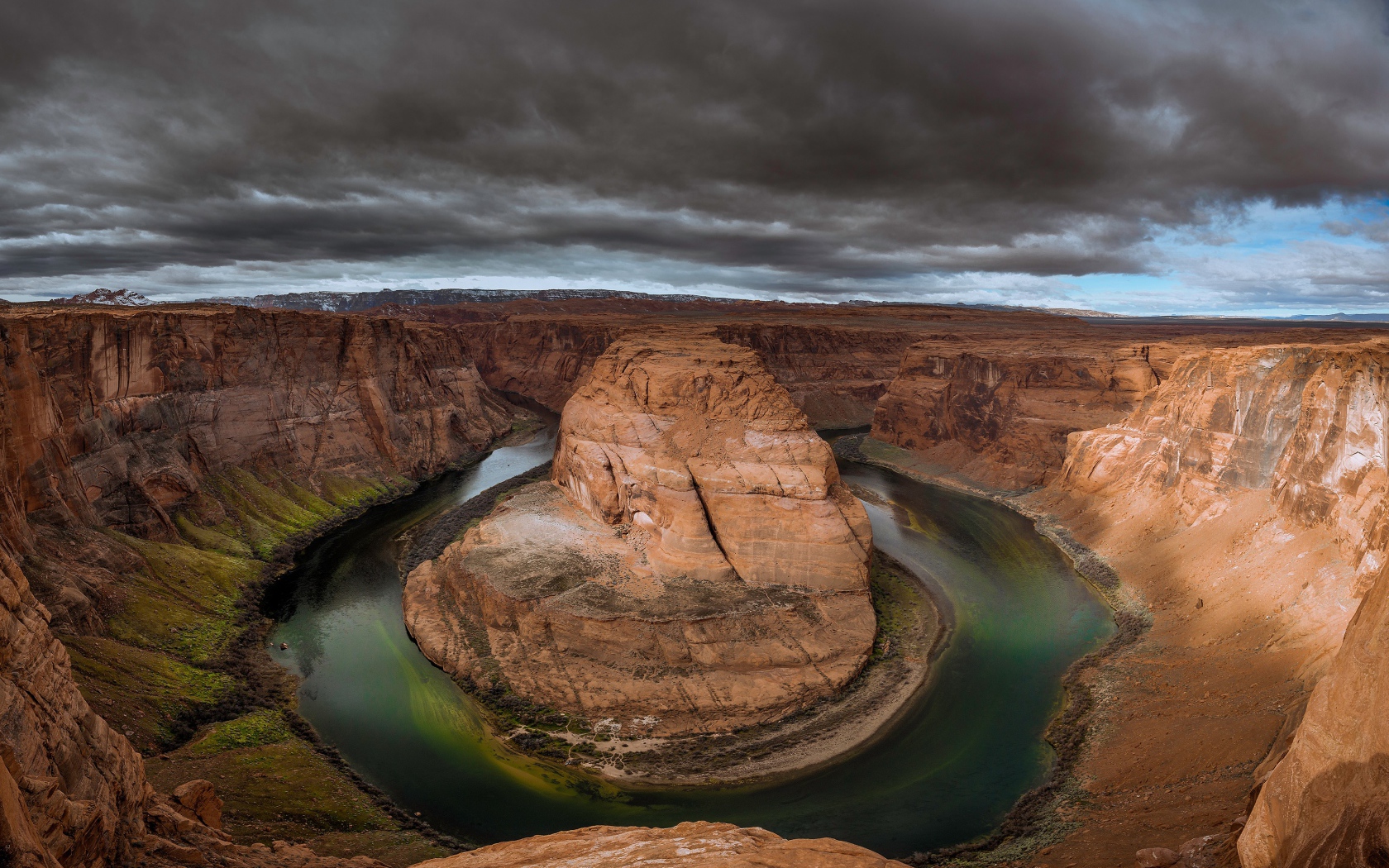 Подковообразный меандр реки Колорадо 