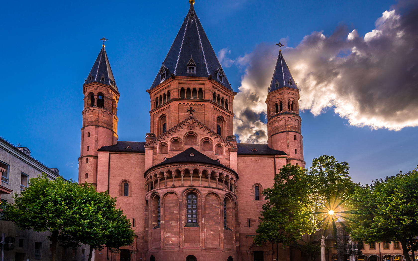 Mainz Cathedral against the background of clouds, Germany
