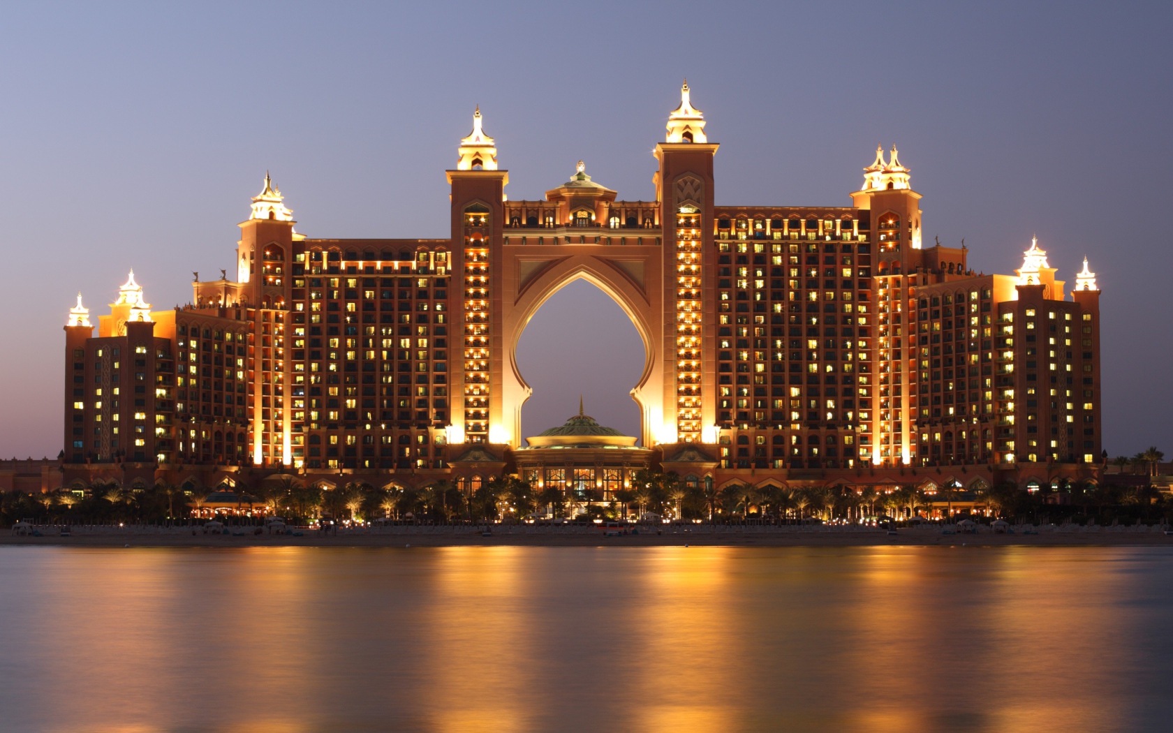 Отель Atlantis The Palm на берегу океана,  Дубай. ОАЭ 