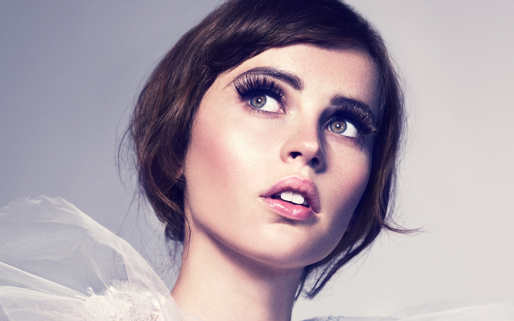 Актриса с выразительными глазами Фелисити Джонс 