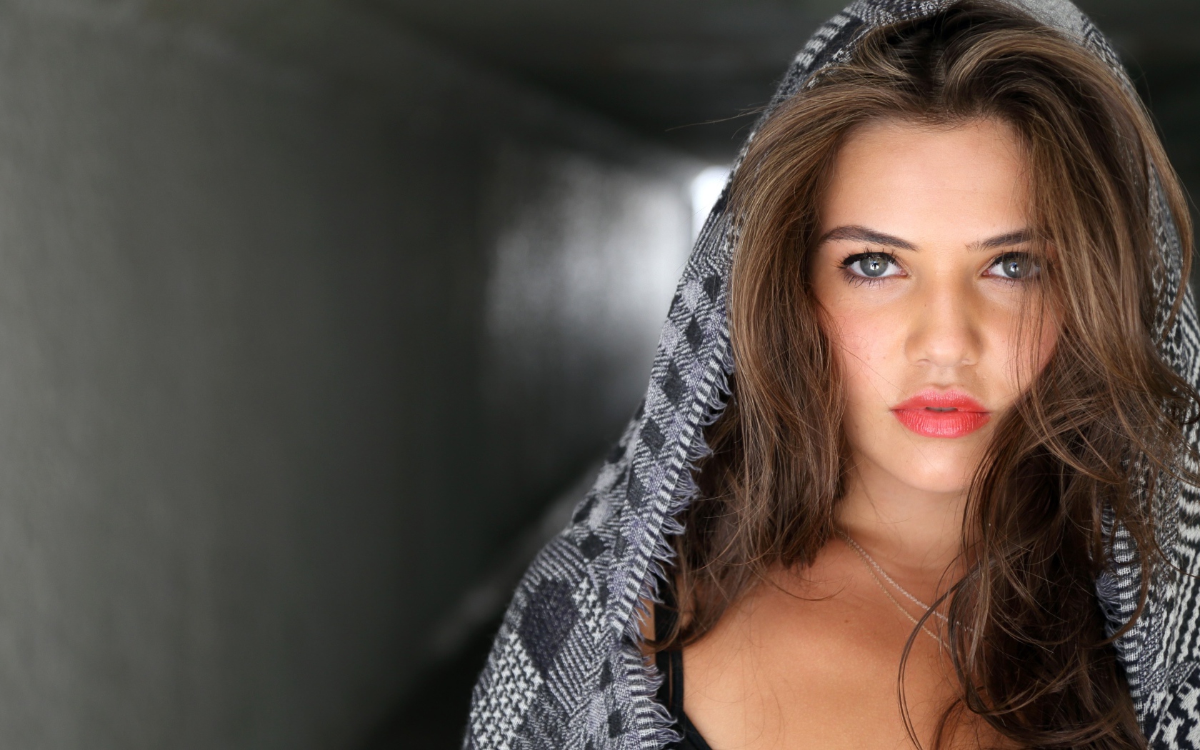 Манящий взгляд молодой актрисы Даниэль Кэмпбелл