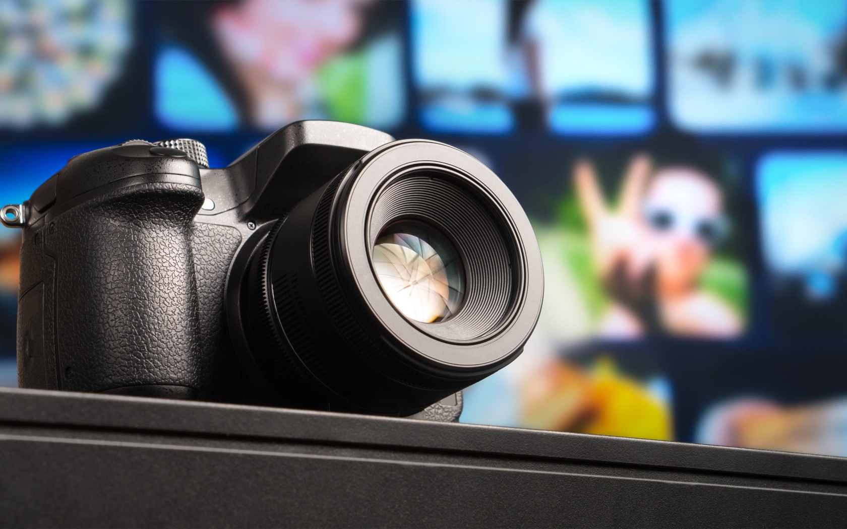 Цифровой зеркальный фотоаппарат Digital SLR