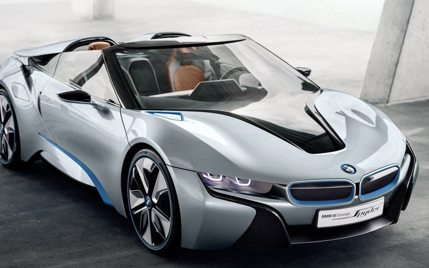 Электромобиль BMW i8 модель 2017 года 