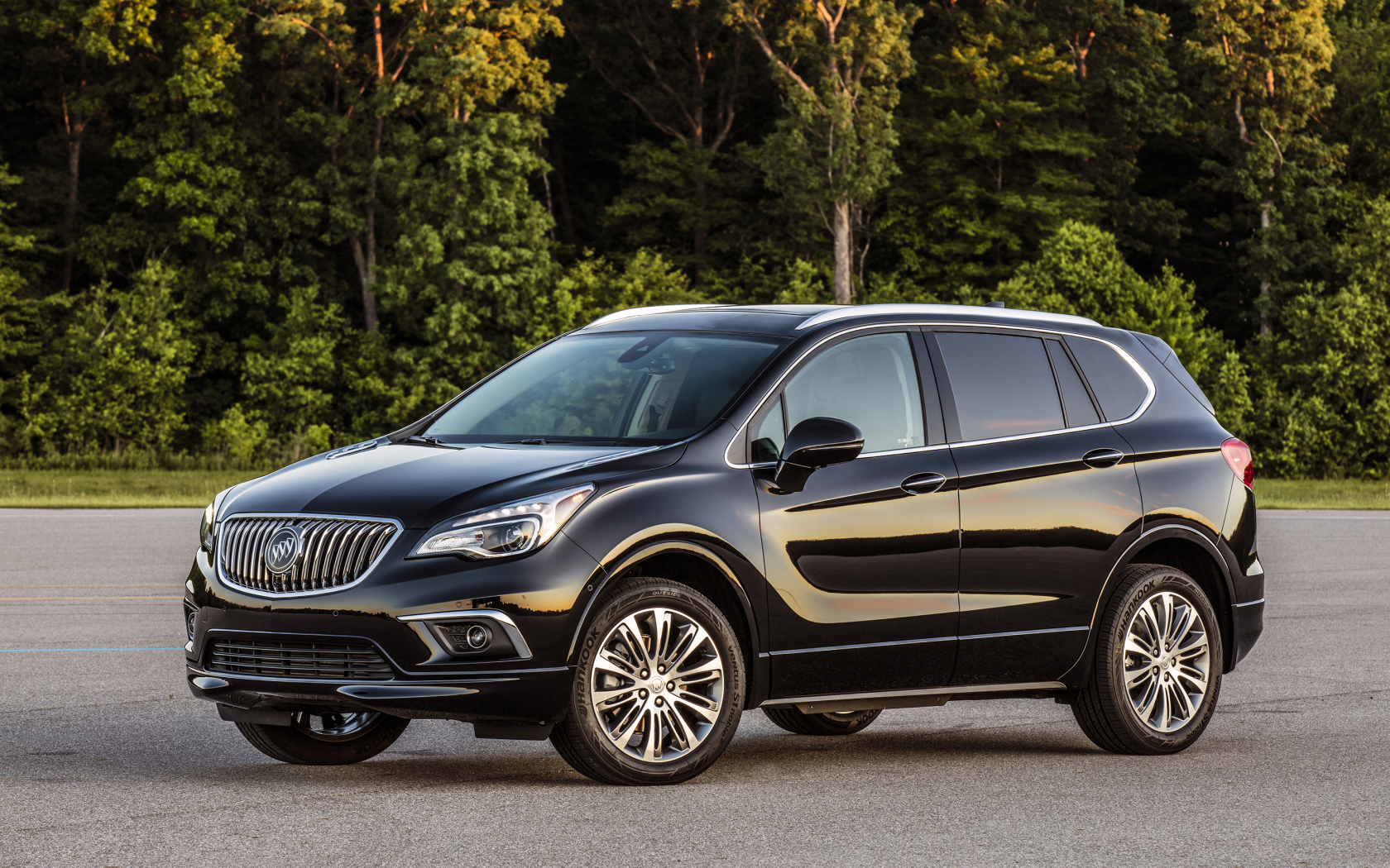 Черный кроссовер Buick Envision, 2019