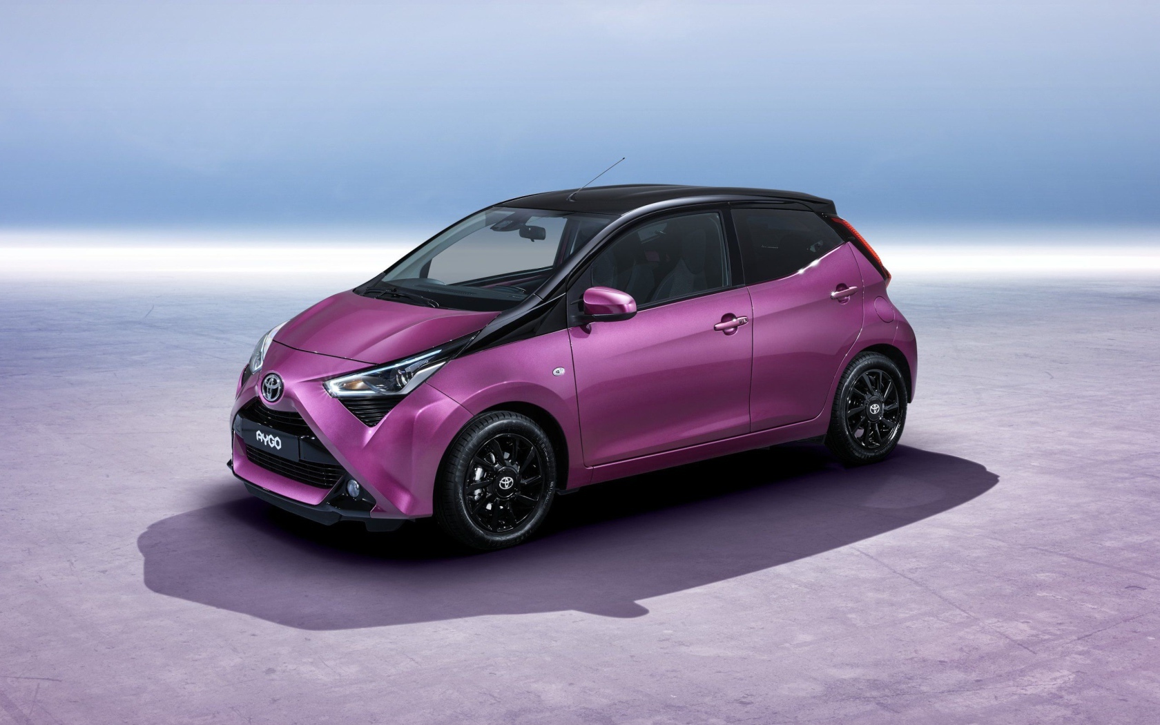 Маленький электрический автомобиль Hyundai Kona, 2019