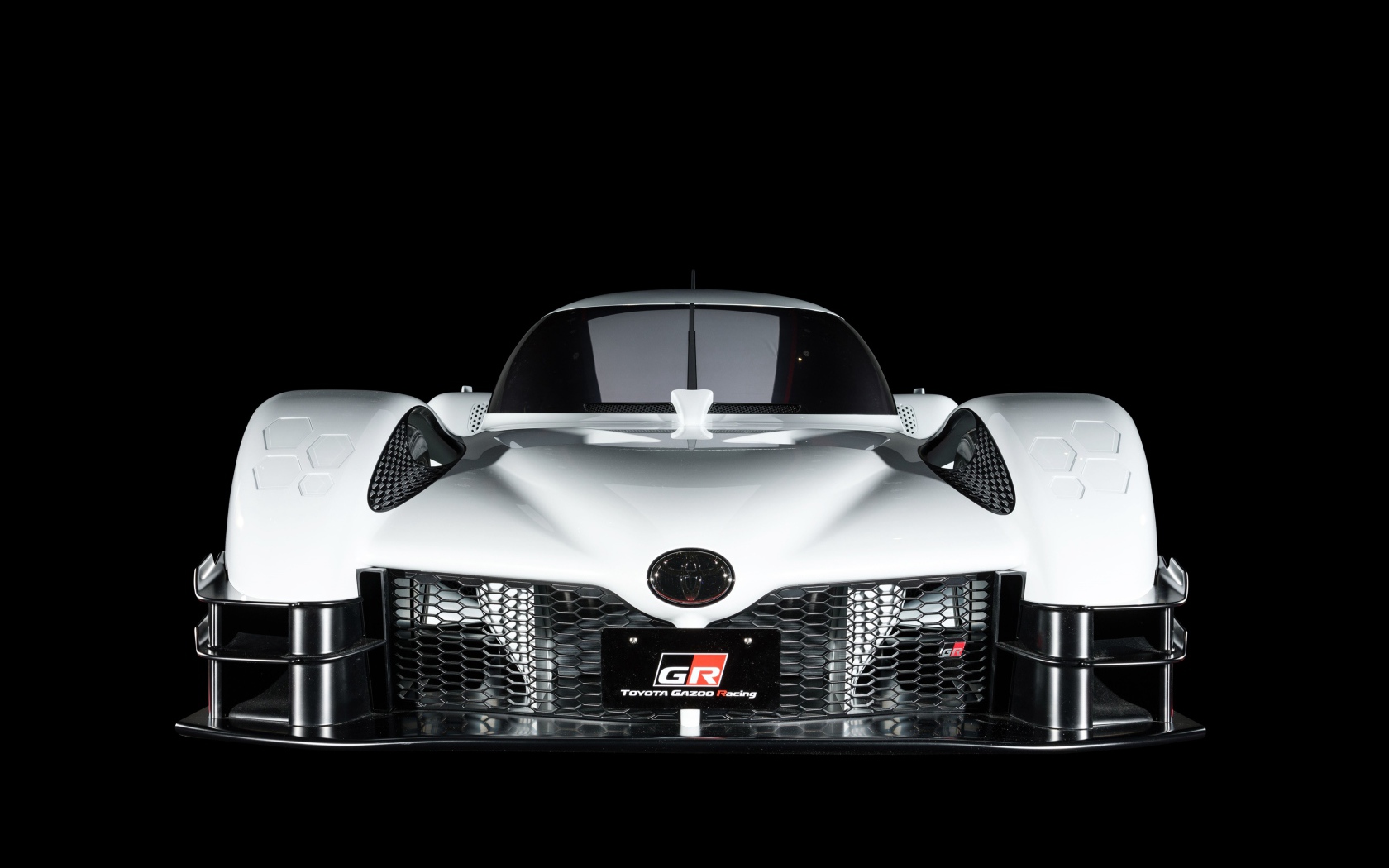 Белый спортивный автомобиль  Toyota GR Super Sport Concept, 2018 вид спереди